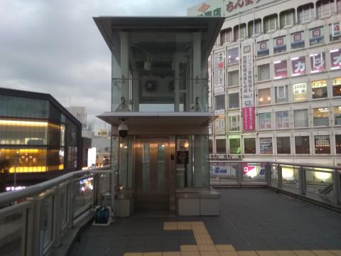 小田原駅前のエレベーター